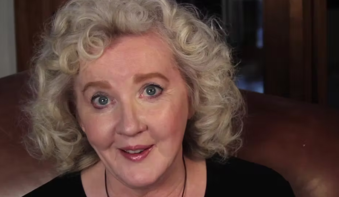 Julia Cameron #976